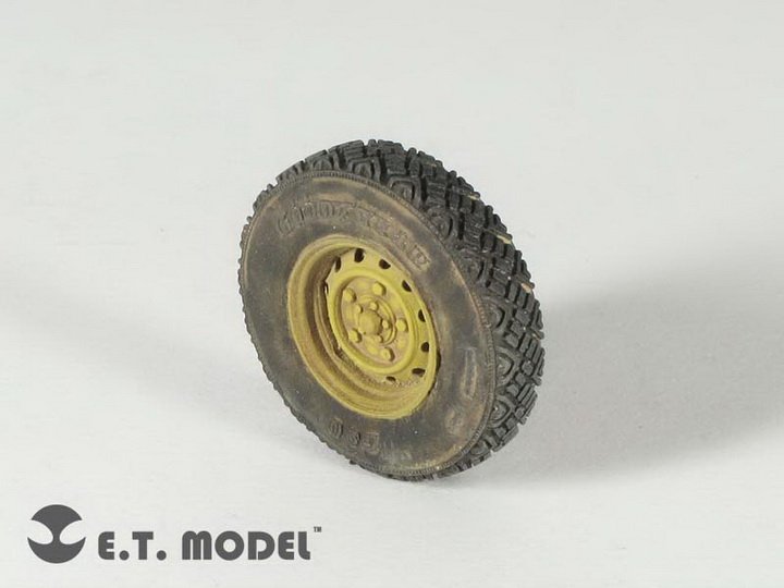 1/35 现代英国狼式侦察车车轮改造件(配Hobby Boss)