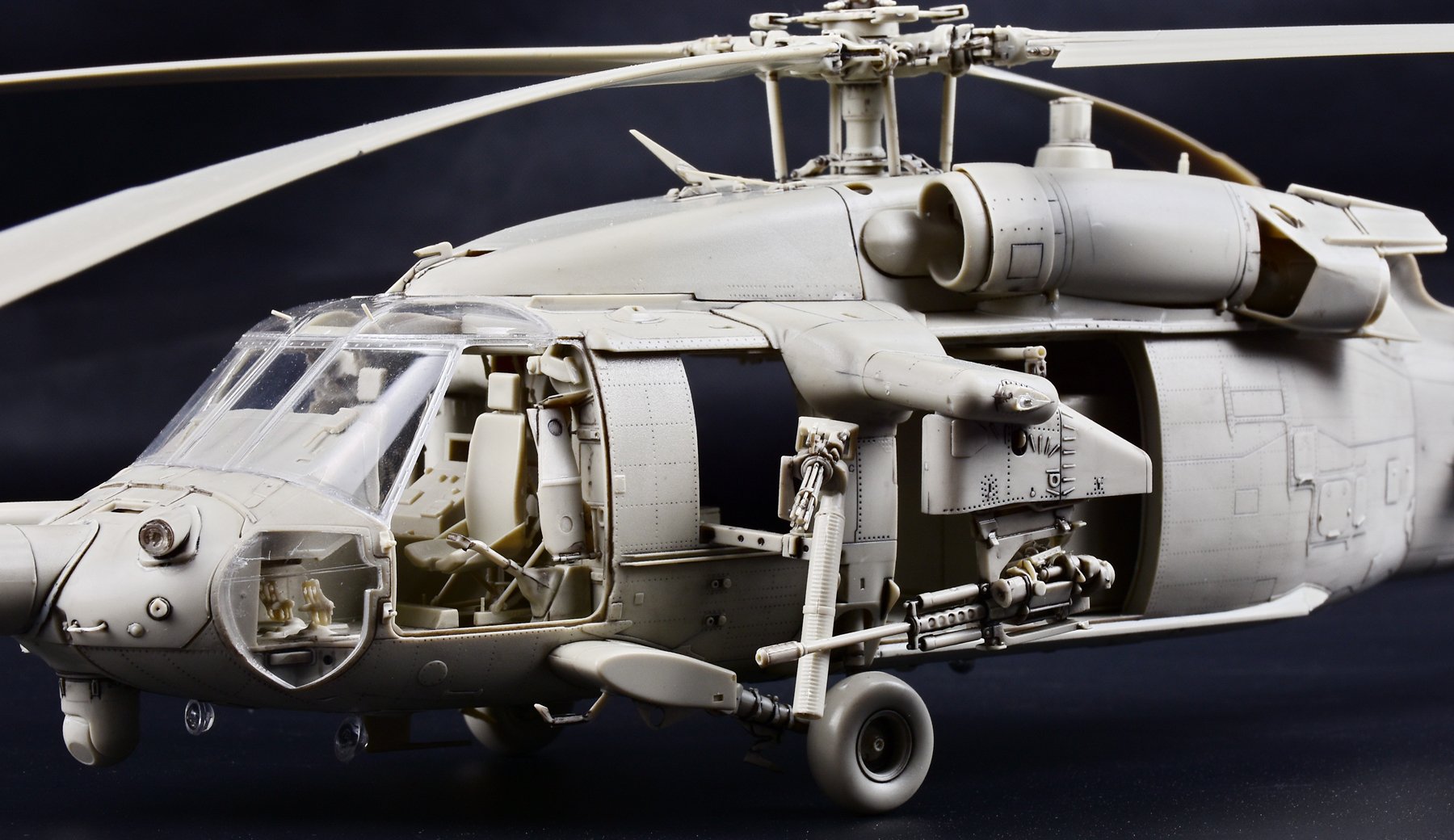 1/35 MH-60L 黑鹰直升机