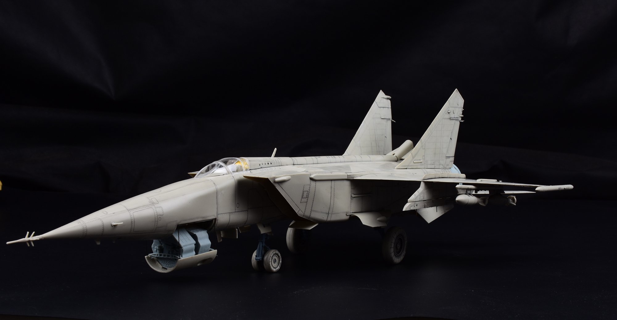 1/48 MiG-25RB/RBS 狐蝠侦察机