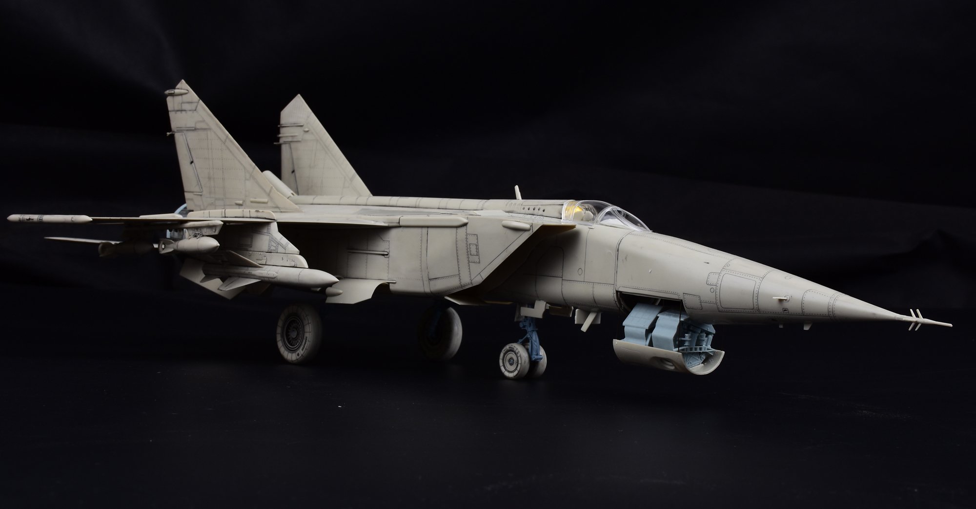 1/48 MiG-25RB/RBS 狐蝠侦察机