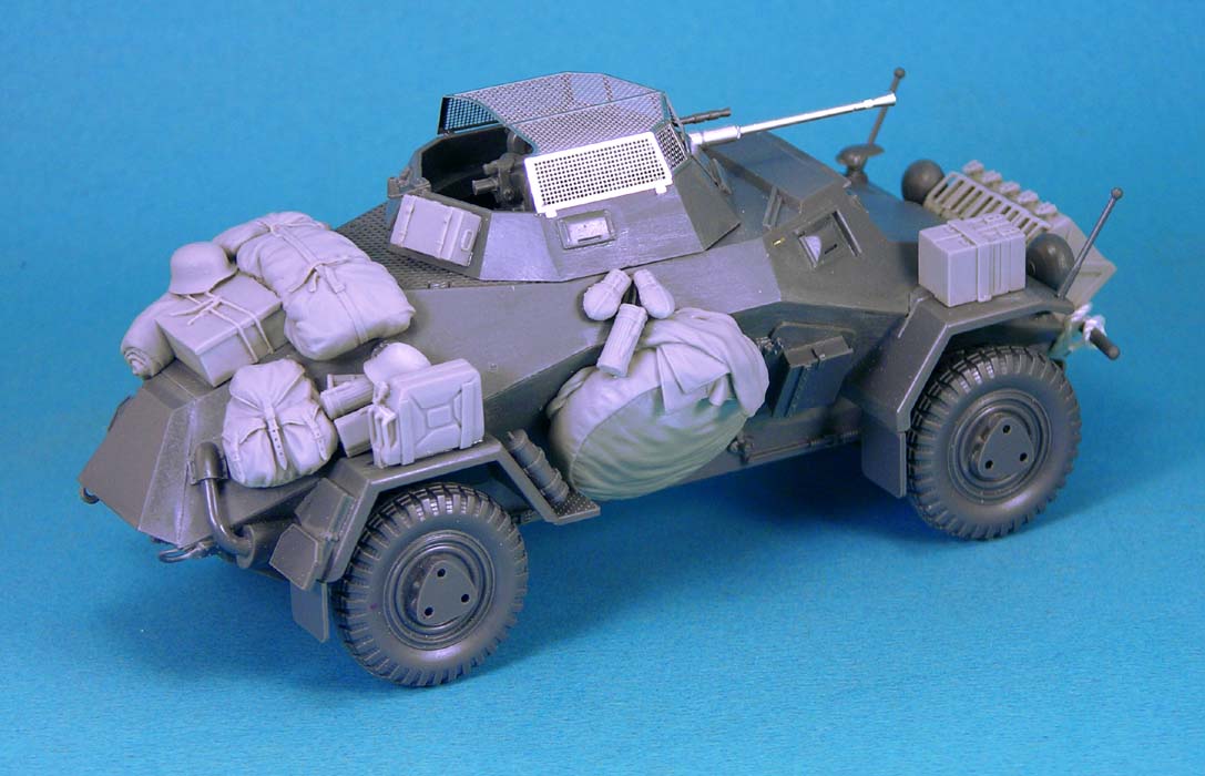 1/35 二战德国 Sd.Kfz.222 四轮装甲侦察车堆积物