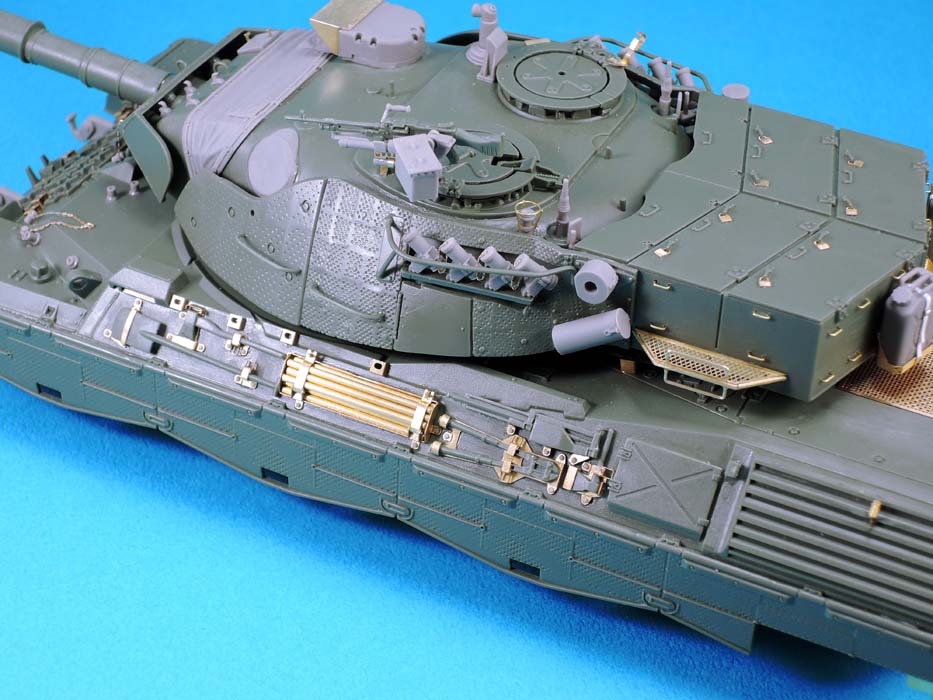 1/35 现代加拿大豹C2主战坦克细节改造件(配三花2004)