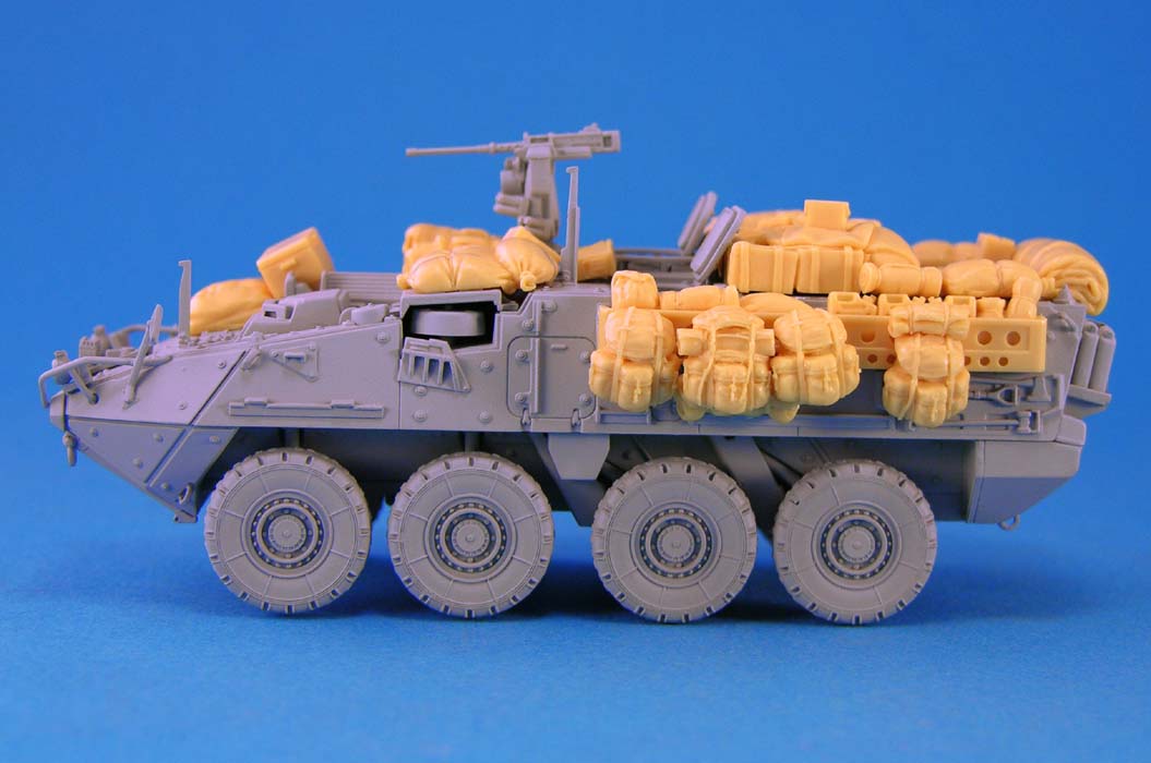 1/72 现代美国 M1126 斯崔克轮式裝甲车堆积物