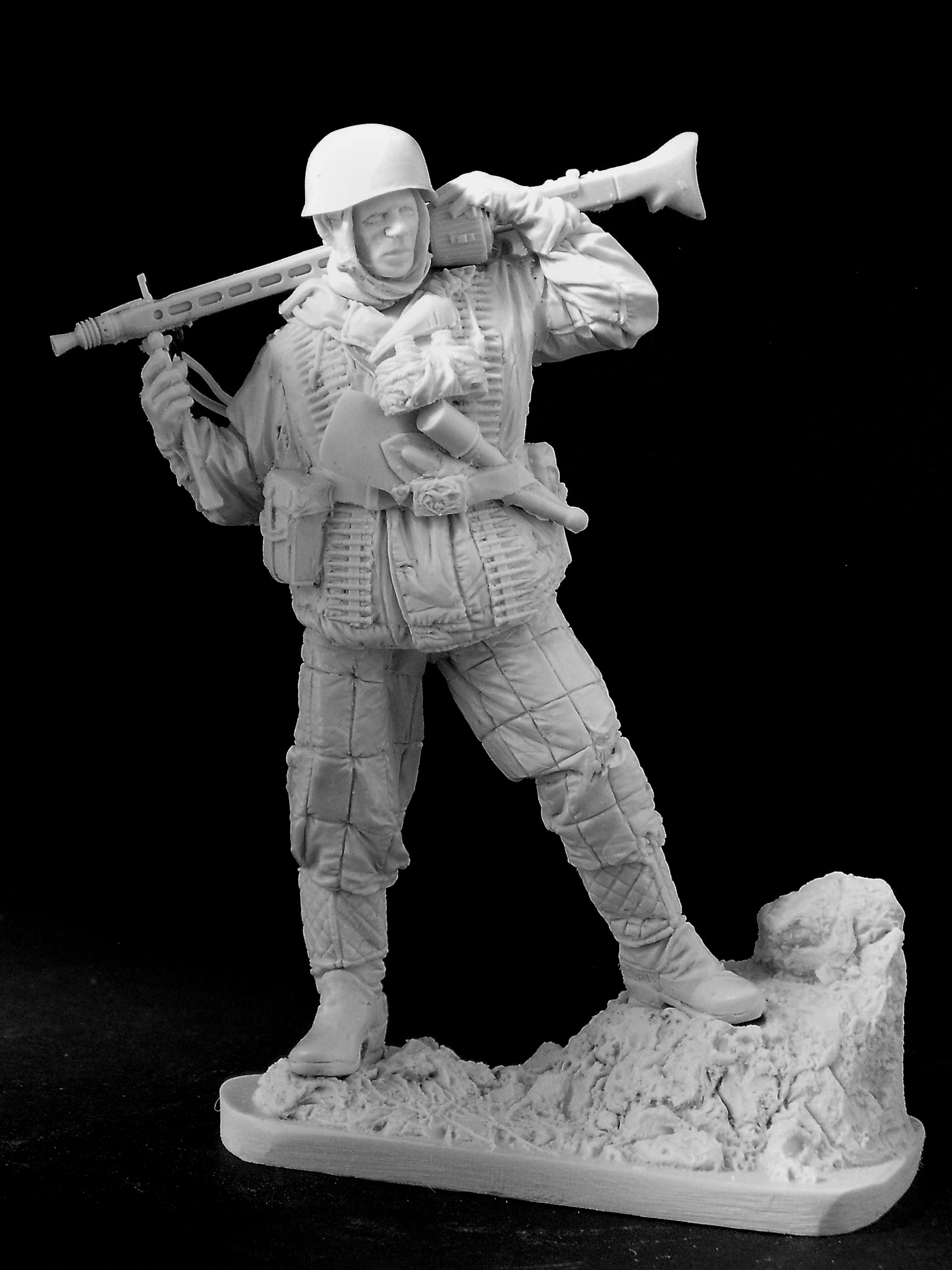 1/35 二战德国伞兵携带MG42机枪