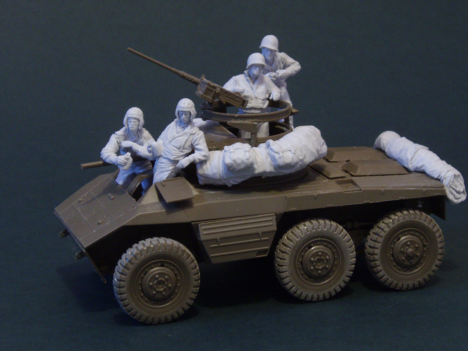 1/35 二战美国灰狗装甲车乘员与堆积物 1/35 二战美国灰狗装甲车乘员与堆积物