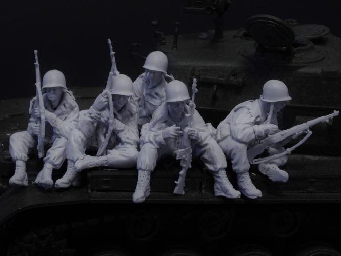 1/35 战后美国潘兴中型坦克步兵乘员小队(5人) - 点击图像关闭