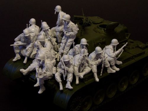 1/35 战后美国潘兴中型坦克步兵乘员小队(15人) - 点击图像关闭