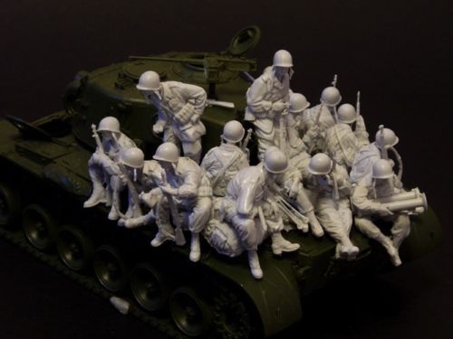 1/35 战后美国潘兴中型坦克步兵乘员小队(15人)