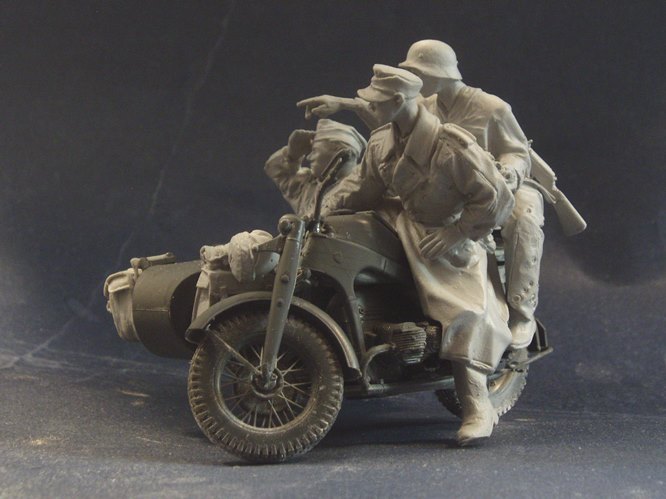 1/24 二战德国尊达普摩托车乘员和堆积物(3人) - 点击图像关闭