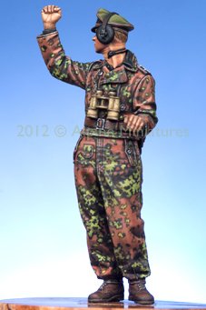 1/35 二战德国武装党卫军装甲指挥官 #1 - 点击图像关闭