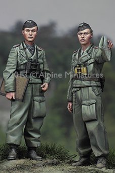 1/35 二战德国奥托卡尔尤斯与军官组 "第502重装甲营"