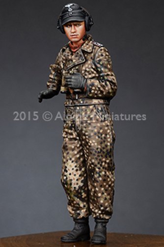1/35 二战德国武装党卫军战车指挥官(2)