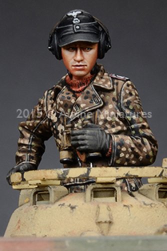 1/35 二战德国武装党卫军战车指挥官组