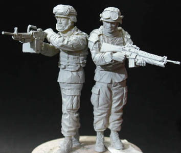 1/35 现代美国海军陆战队坦克装甲车乘员 OIF