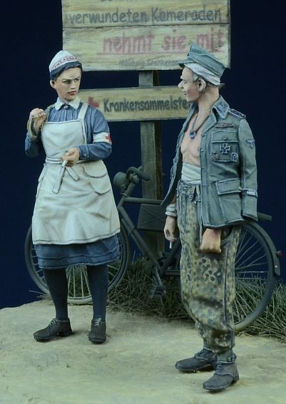 1/35 二战德国护士与负伤士官