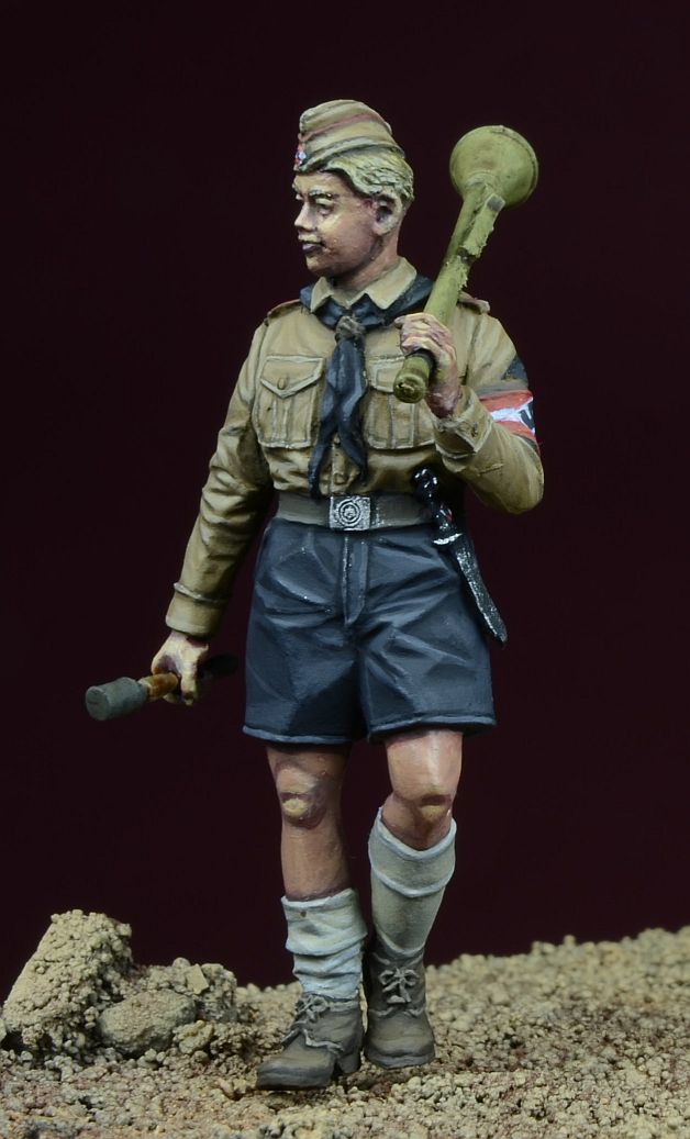 1/35 二战德国青年团男孩(1) - 点击图像关闭