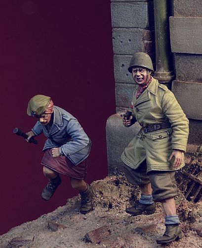 1/35 二战波兰士兵与女兵