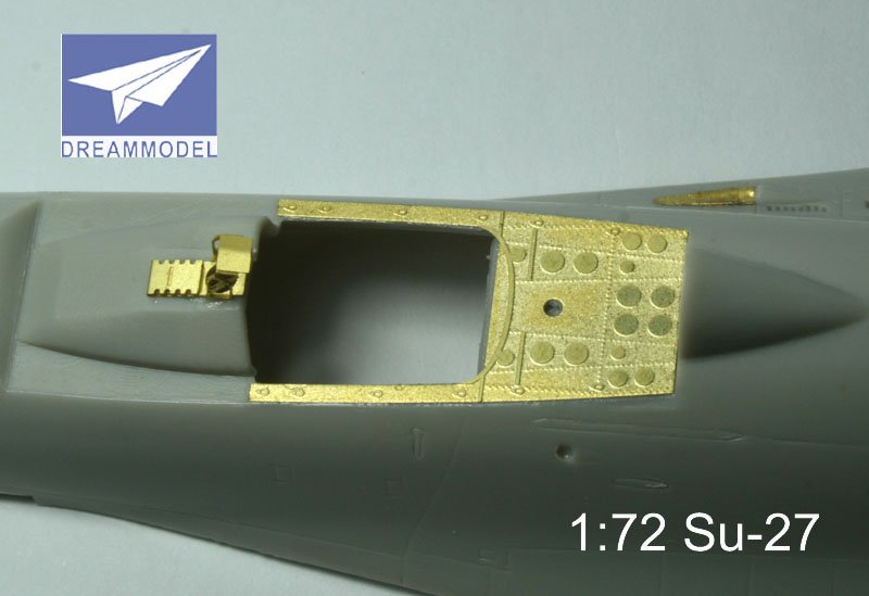 1/72 Su-27 侧卫战斗机改造蚀刻片(配长谷川) - 点击图像关闭