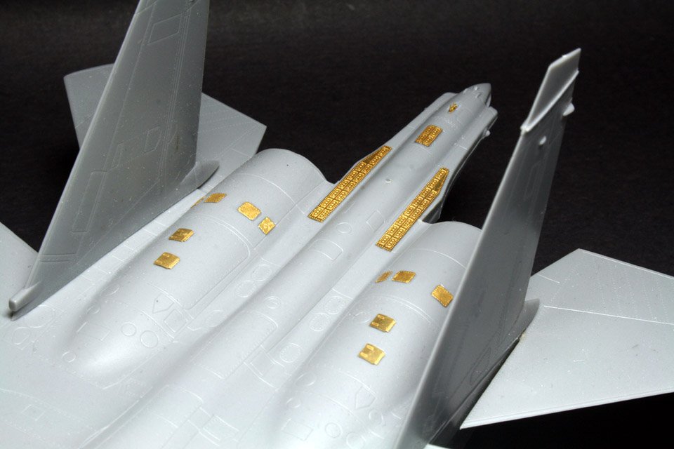 1/72 Su-27 侧卫战斗机后期型改造蚀刻片(配小号手) - 点击图像关闭