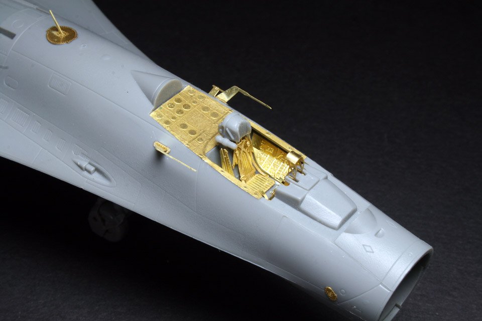 1/72 Su-27 侧卫战斗机后期型改造蚀刻片(配小号手) - 点击图像关闭