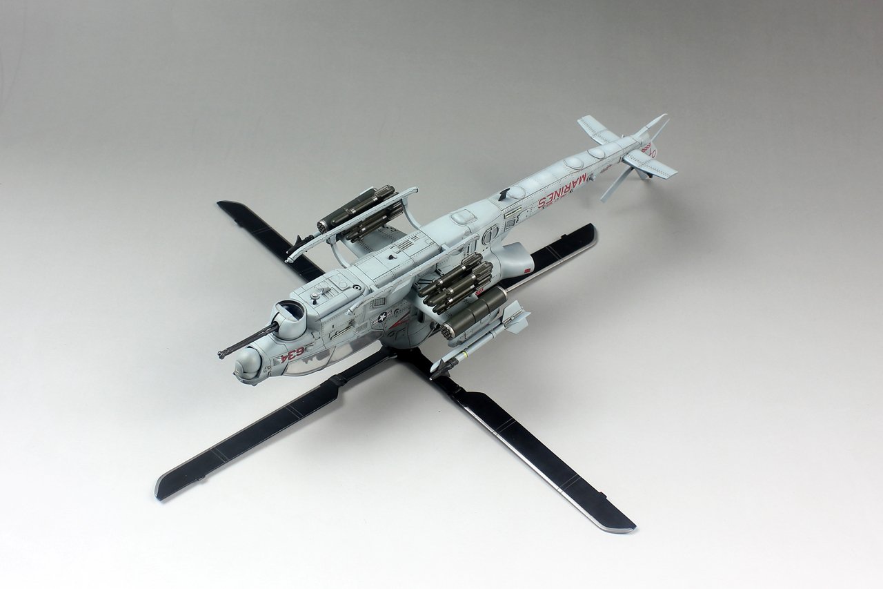 1/72 AH-1Z 蝰蛇武装直升机 - 点击图像关闭