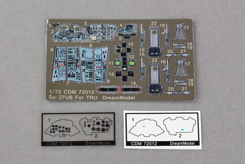 1/72 Su-27UB 侧卫战斗机彩色座舱蚀刻片(配小号手)