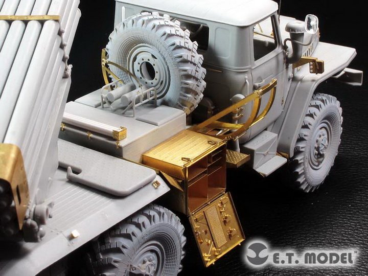 1/35 现代俄罗斯 BM-21 冰雹122毫米多管火箭炮改造蚀刻片(配小号手01013)