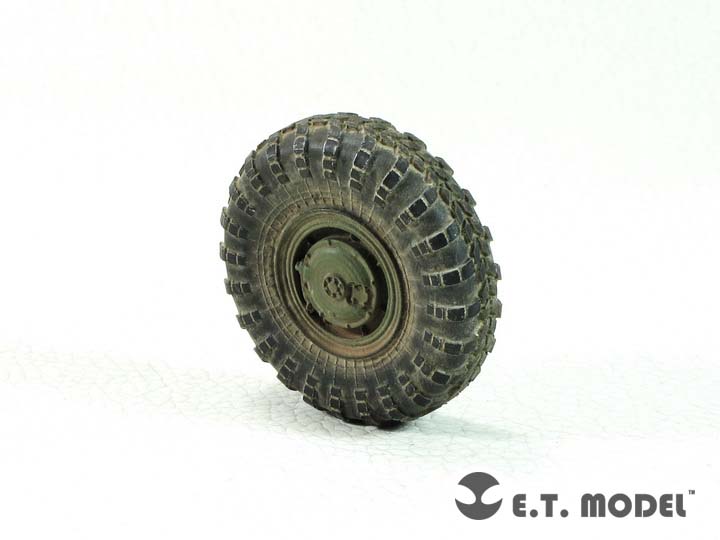 1/35 现代俄罗斯 GAZ39371 高机动多用途车车轮改造件(配小号手05594)