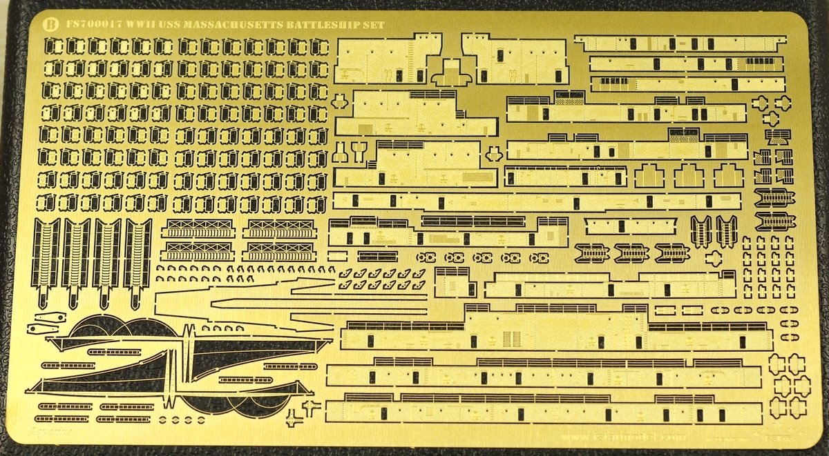 1/700 二战美国海军 BB-59 马萨诸塞号战列舰升级改造套件(配小号手05761) - 点击图像关闭