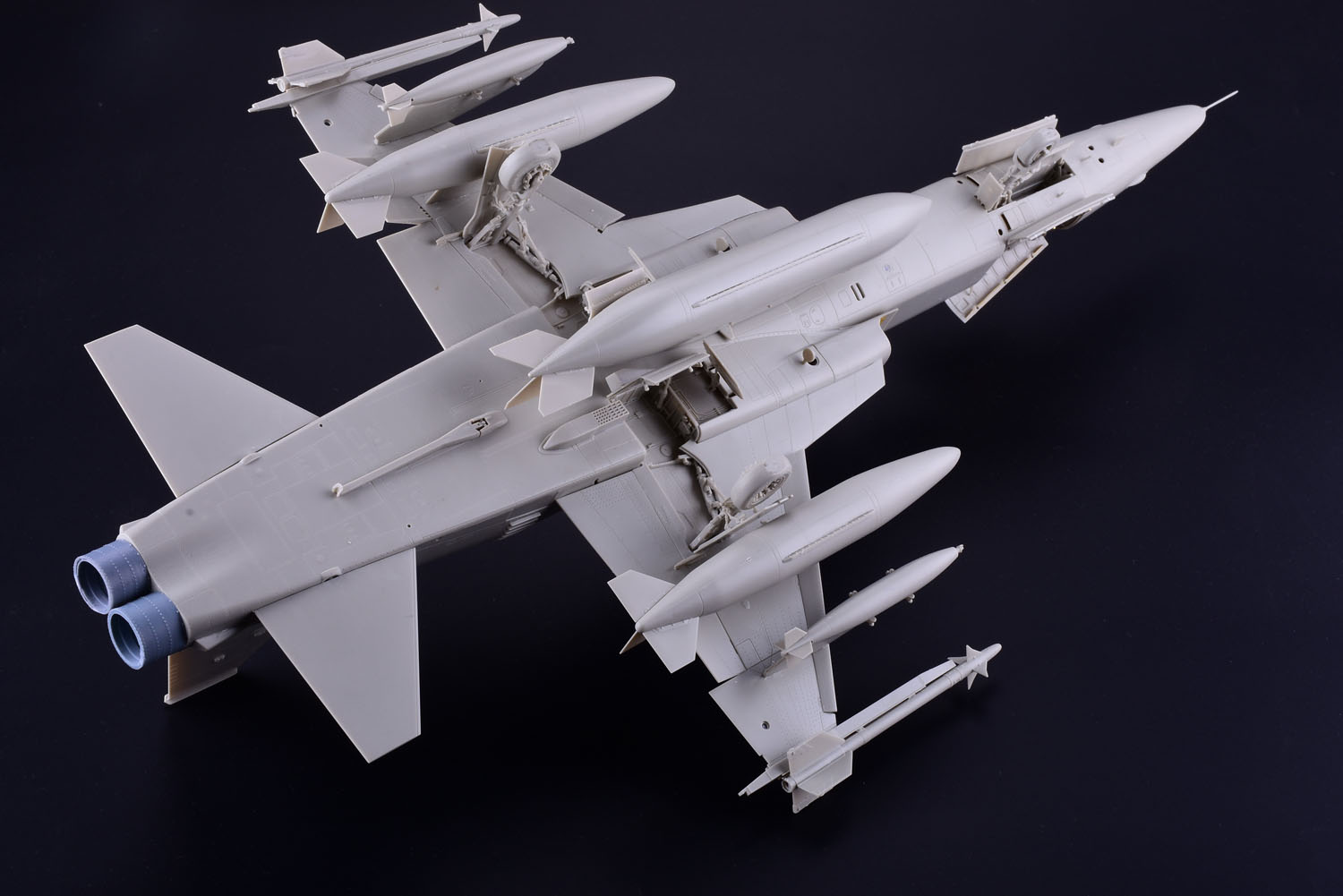 1/32 现代美国 F-5E 虎II战斗机