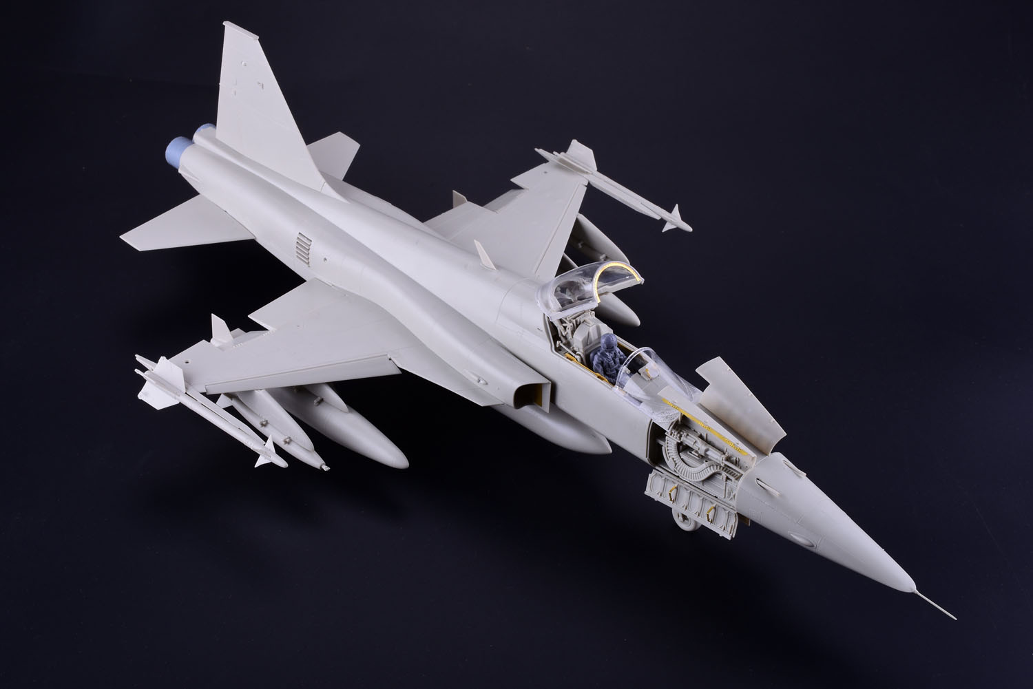 1/32 现代美国 F-5E 虎II战斗机
