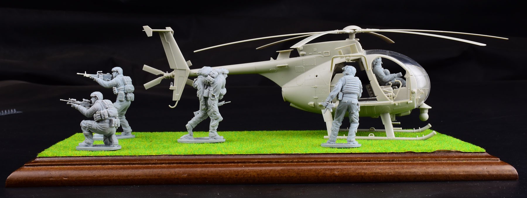 1/35 AH-6J/MH-6J 小鸟轻型直升机(配树脂兵人) - 点击图像关闭