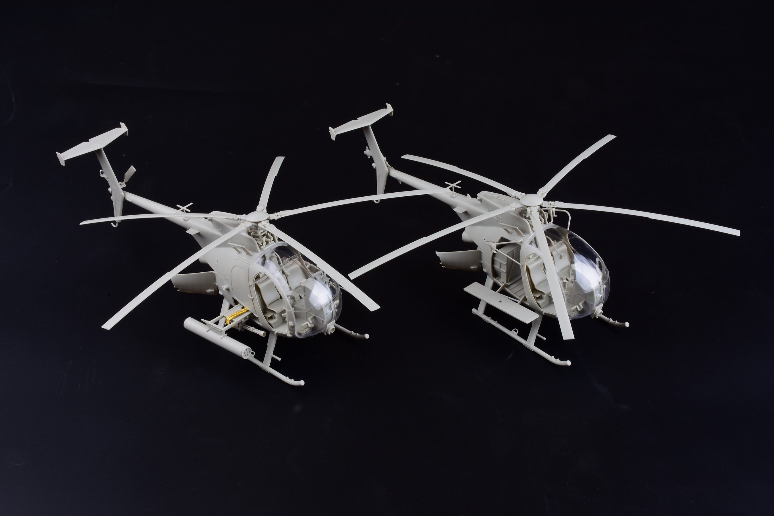 1/35 AH-6J/MH-6J 小鸟轻型直升机