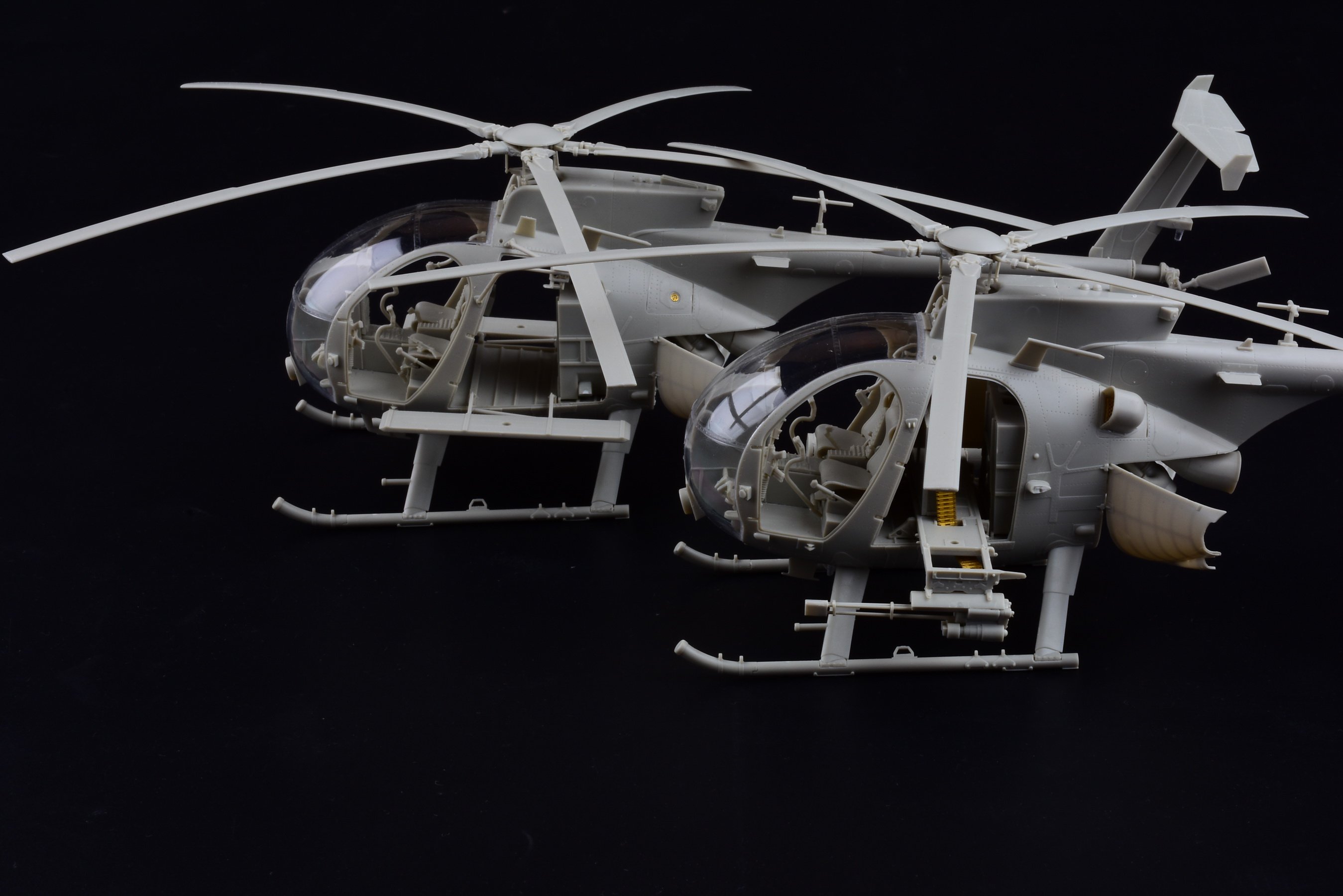 1/35 AH-6J/MH-6J 小鸟轻型直升机 - 点击图像关闭