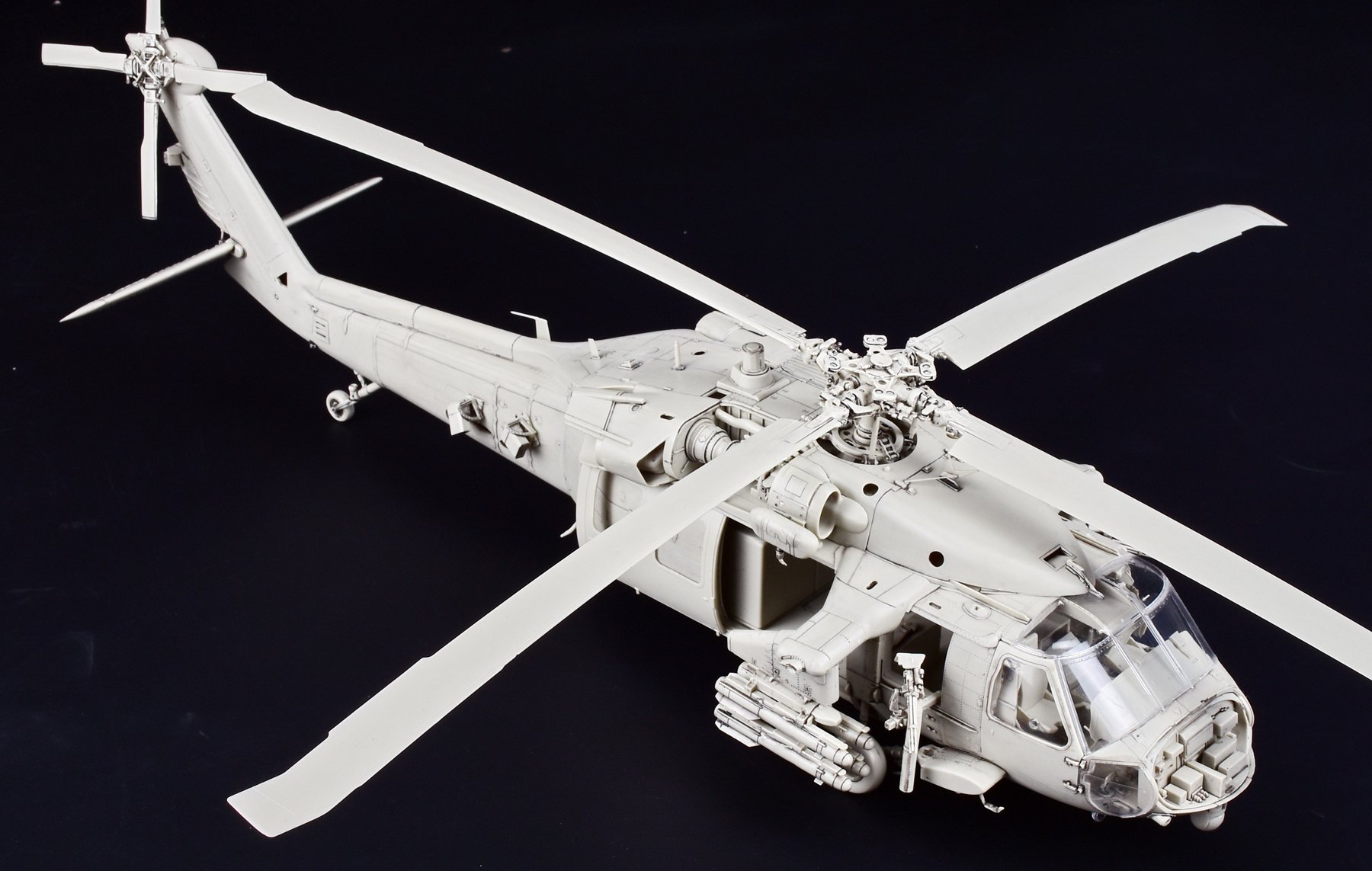 1/35 MH-60L 黑鹰直升机