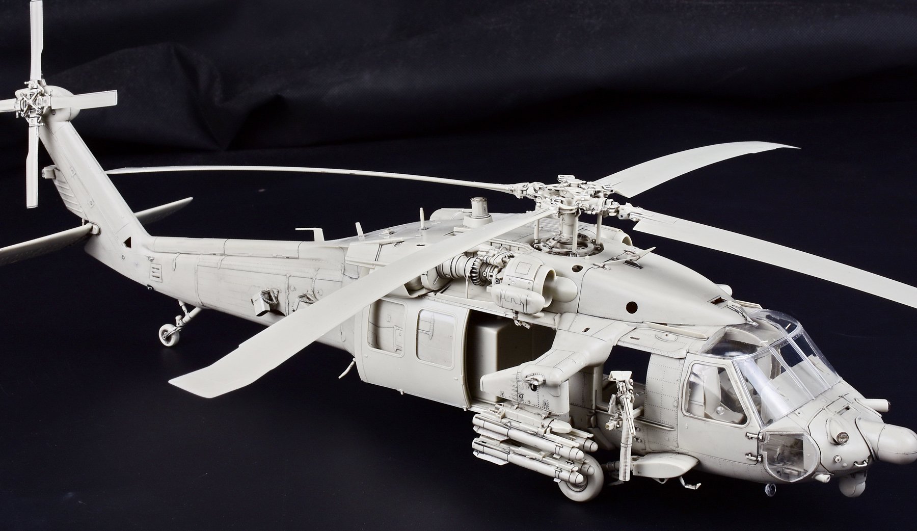 1/35 MH-60L 黑鹰直升机