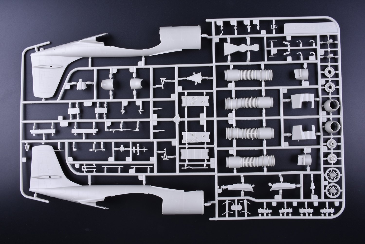 1/48 现代美国 F2H-2/F2H-2P 女妖舰载战斗机 - 点击图像关闭