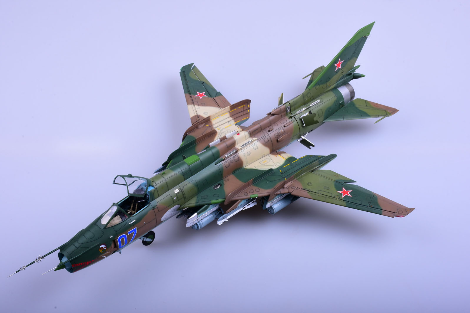 1/48 现代苏联 Su-17 M3/M4 装配匠战斗轰炸机 - 点击图像关闭