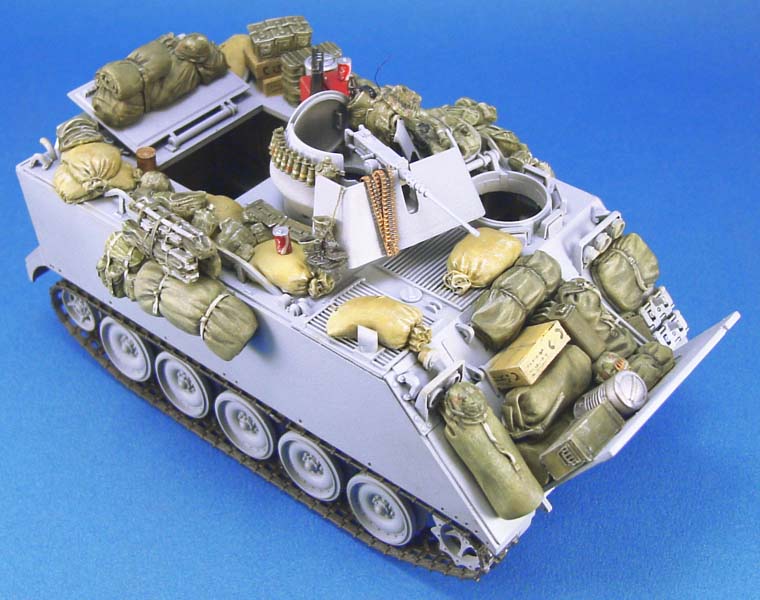 1/35 越战美国 M113 履带装甲运兵车堆积物