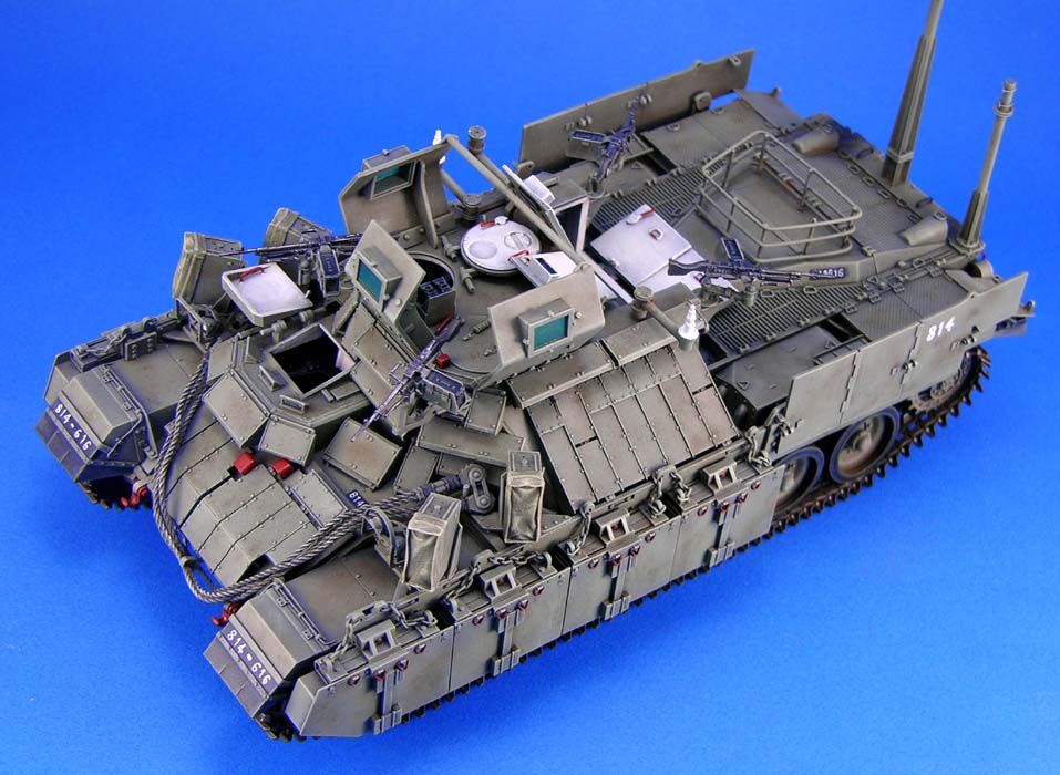 1/35 现代以色列纳格马科恩重型装甲运兵车改造件