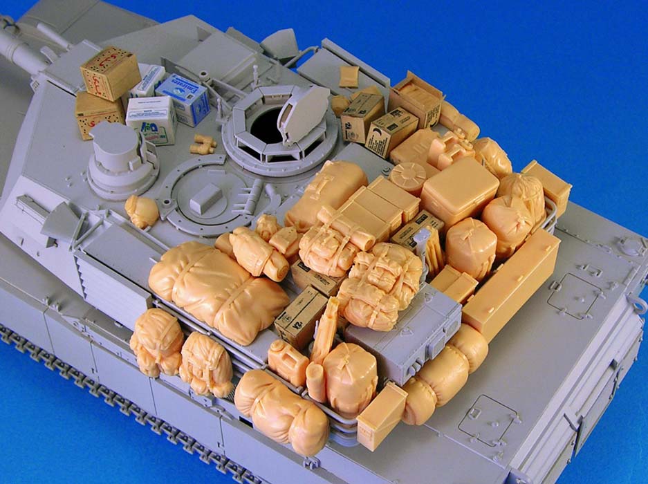 1/35 现代美国 M1 艾布拉姆主战坦克堆积物