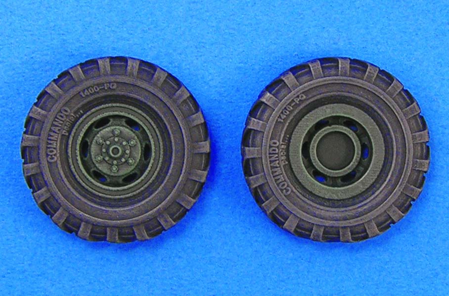 1/35 现代美国 V-100 轻型装甲车车轮 1/35 现代美国 V-100 轻型装甲车车轮