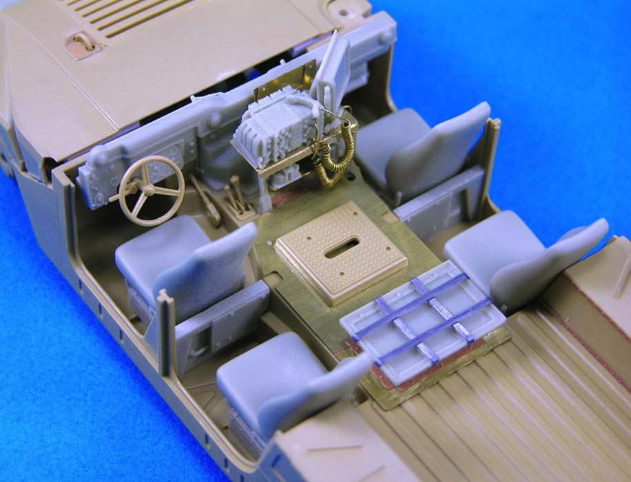1/35 现代美国悍马装甲车内部改造件