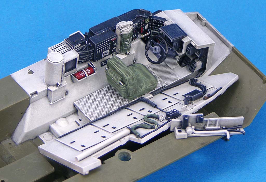 1/35 现代美国斯崔克轮式裝甲车驾驶室改造件(配 AFV Club)