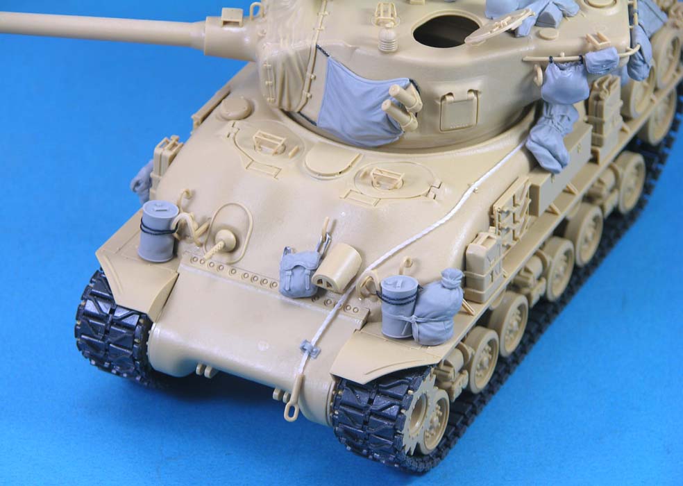 1/35 现代以色列 M51 超级谢尔曼中型坦克堆积物