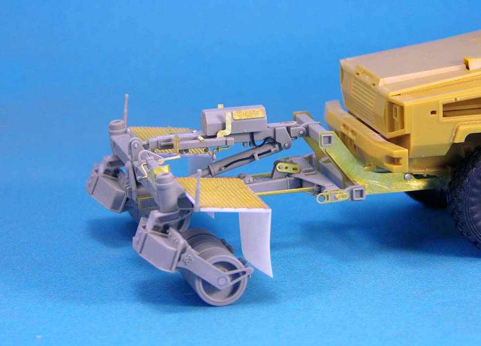1/35 现代美国 RG-31 防地雷装甲车前置扫雷滚改造件(配天力)