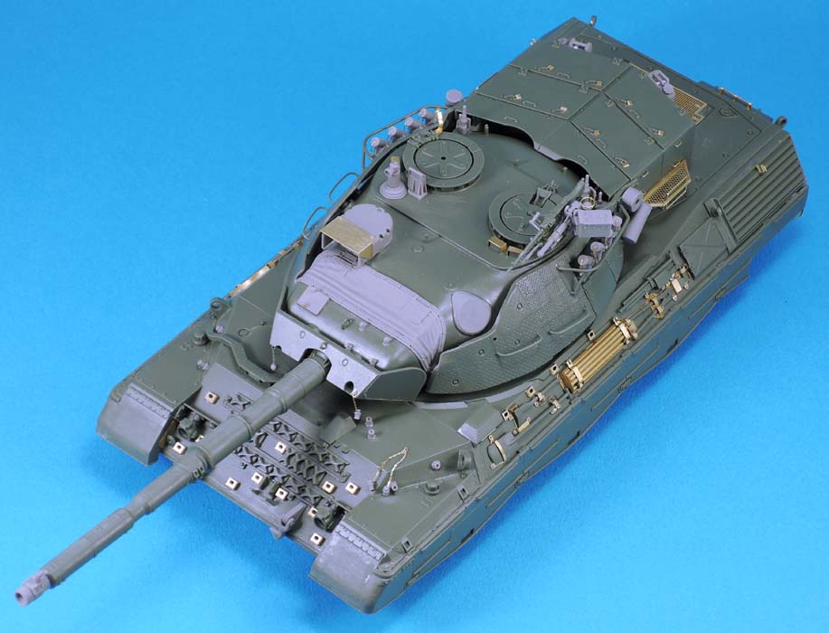 1/35 现代加拿大豹C2主战坦克细节改造件(配三花2004)