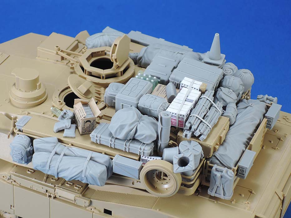 1/35 现代美国M1A1/A2 主战坦克堆积物(3)