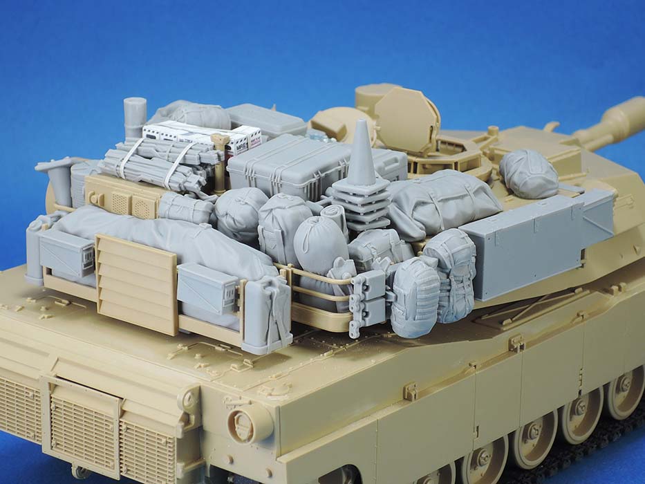 1/35 现代美国M1A1/A2 主战坦克堆积物(3)