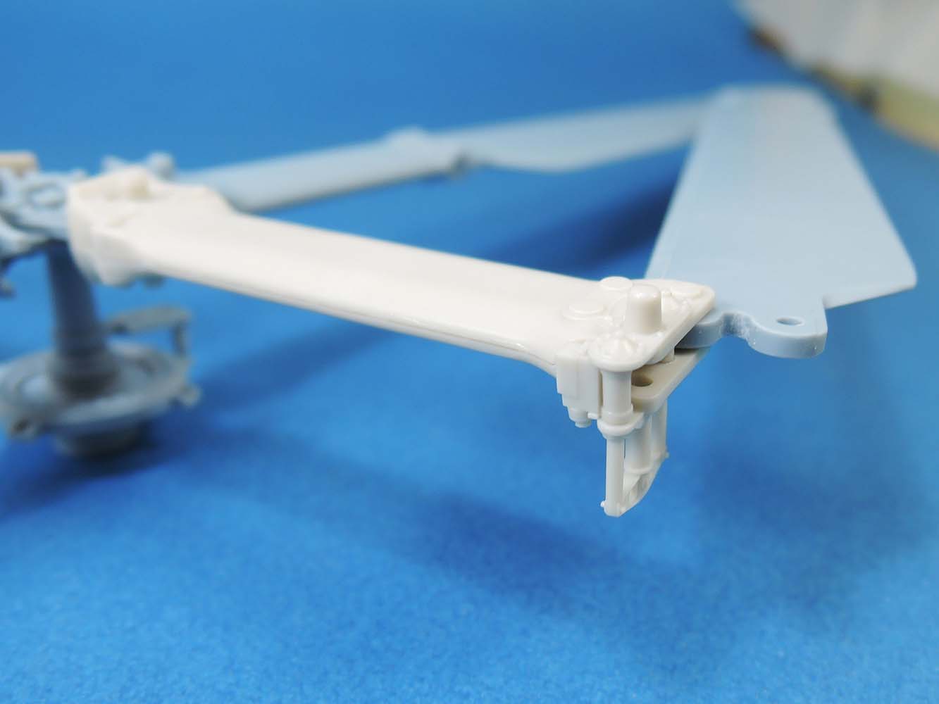 1/35 AH-1Z 超级眼镜蛇武装直升机旋翼折叠改造件(配爱德美)